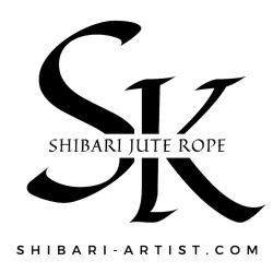 La corde artisanale japonaise, confectionnée spécialement pour Seb Kinbaku.
